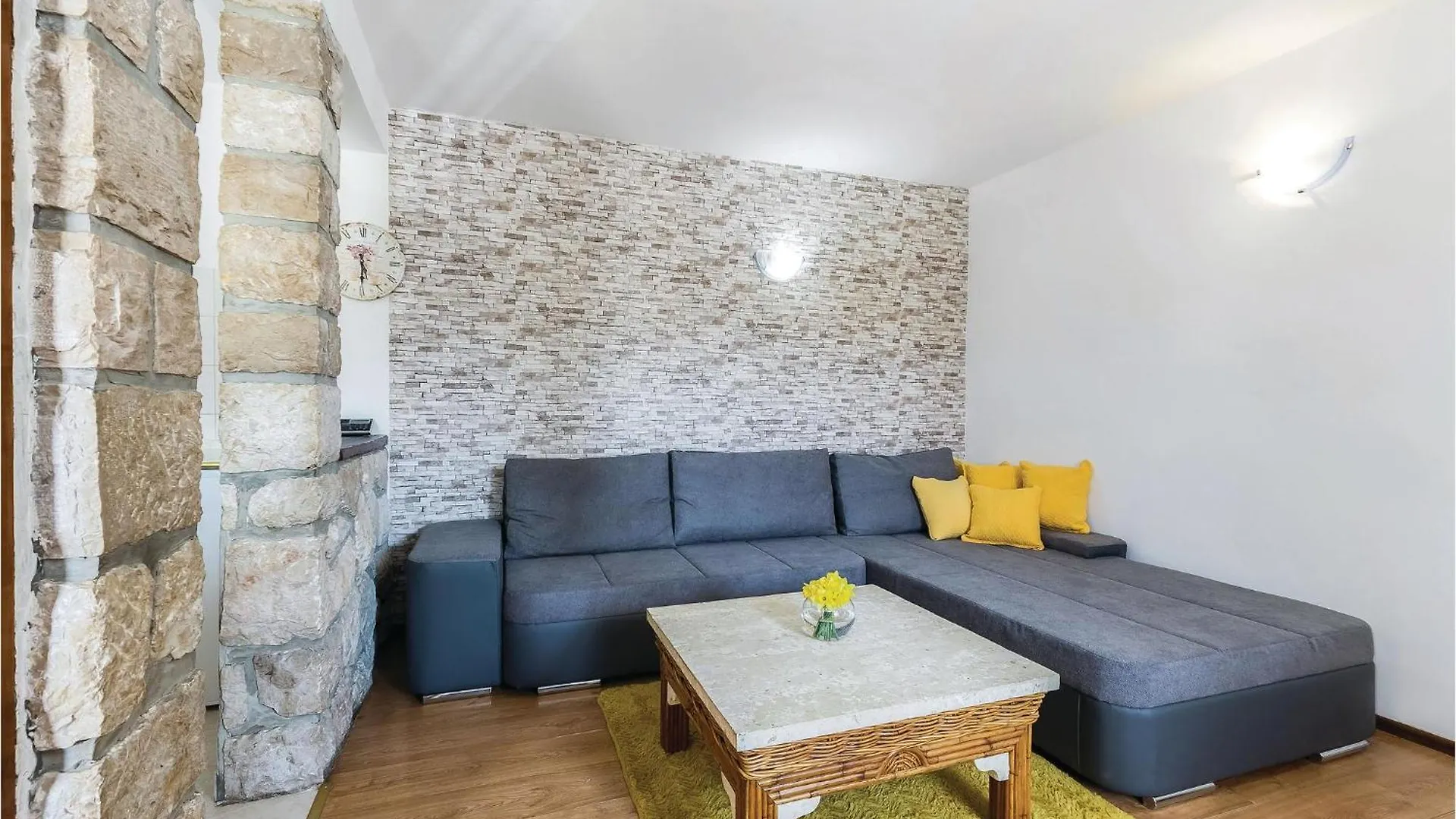 Holiday home 4 Bedroom Amazing Home In Krizisce
