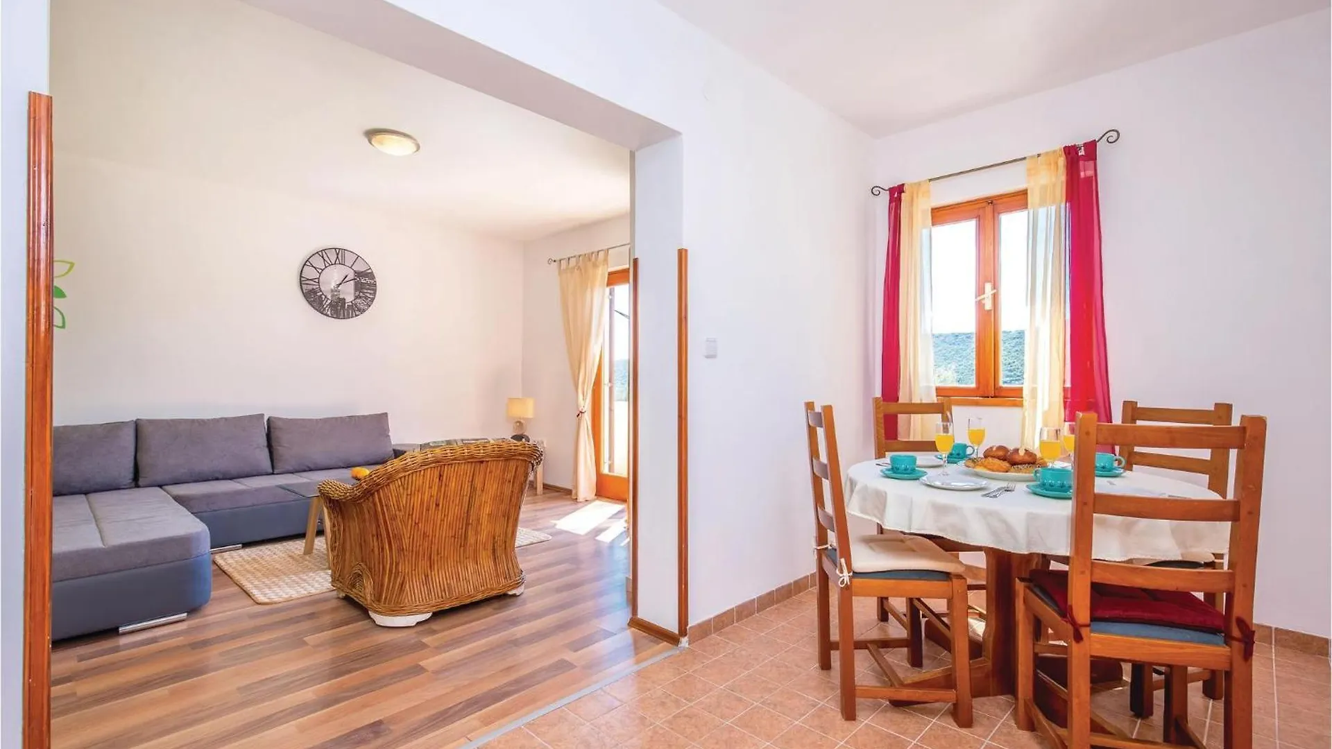 4 Bedroom Amazing Home In Krizisce Holiday home