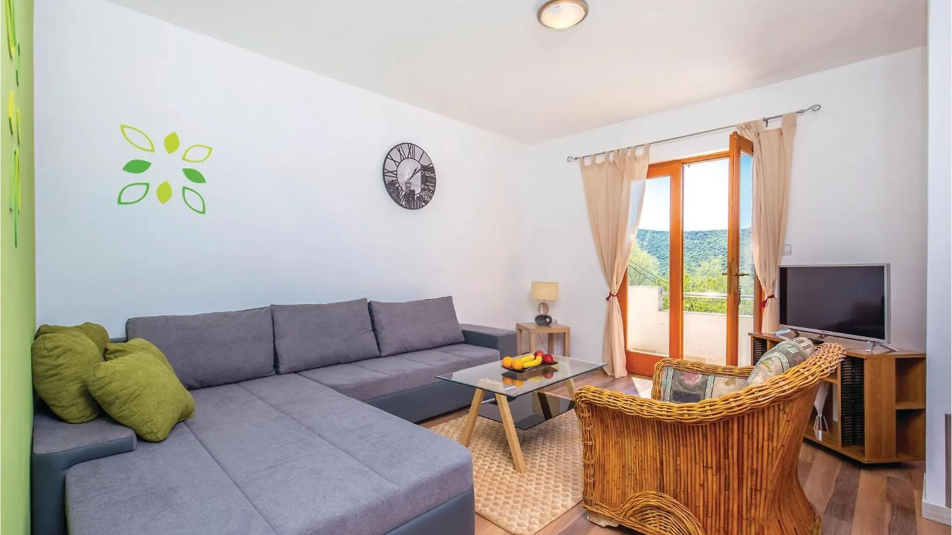 4 Bedroom Amazing Home In Krizisce