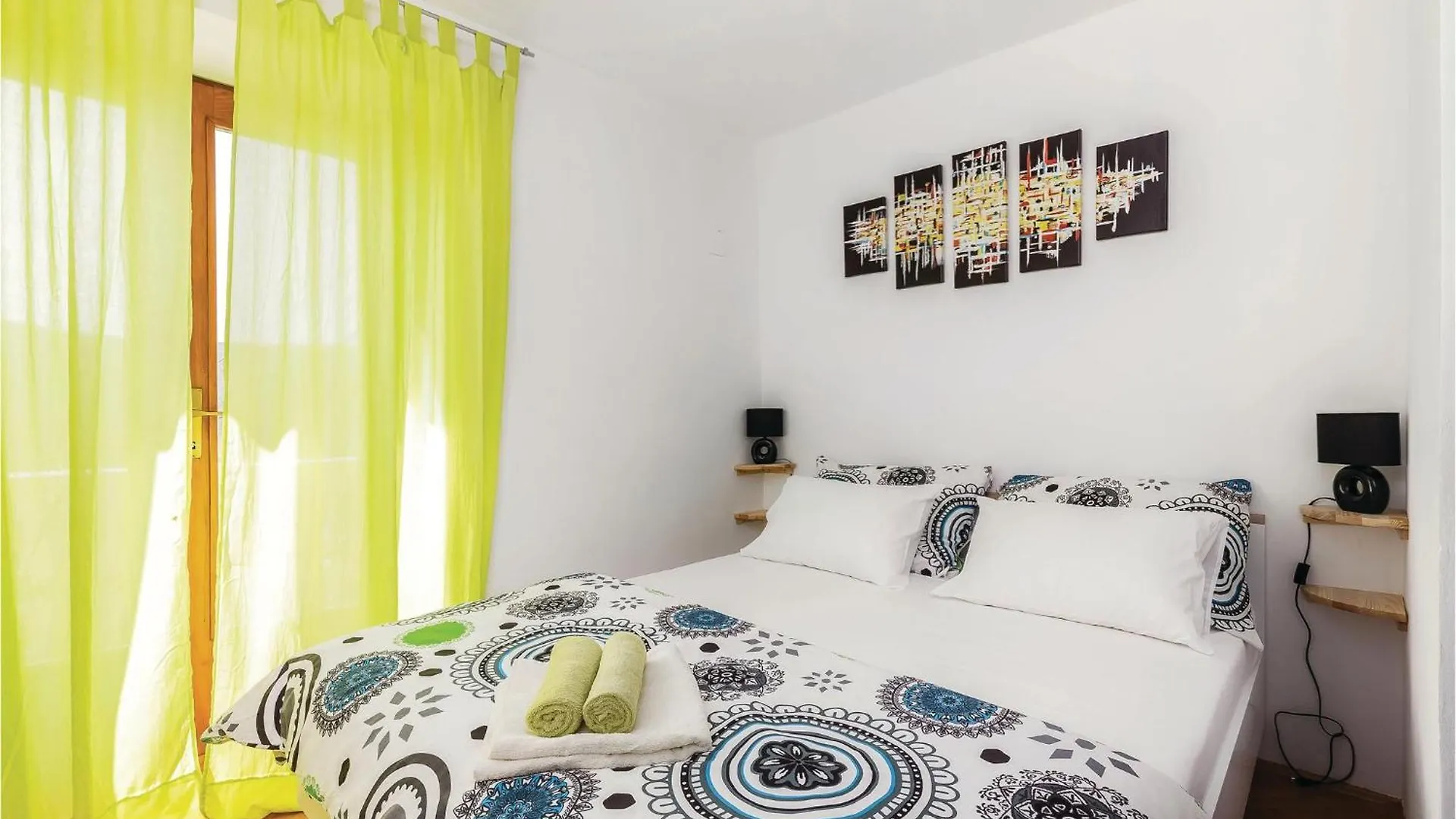 4 Bedroom Amazing Home In Krizisce Holiday home